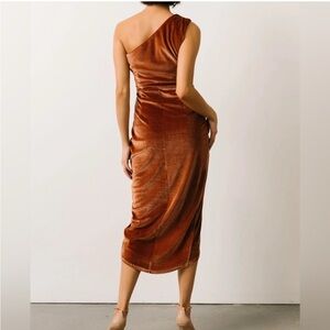 Elegant One Shoulder Rust Dress